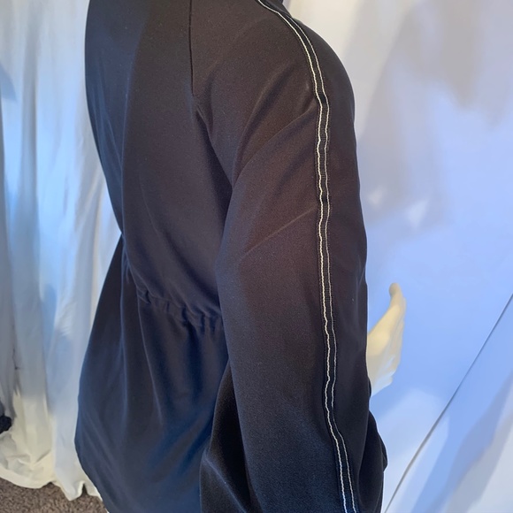 Nike active wear top Large long sleeve - Picture 6 of 6